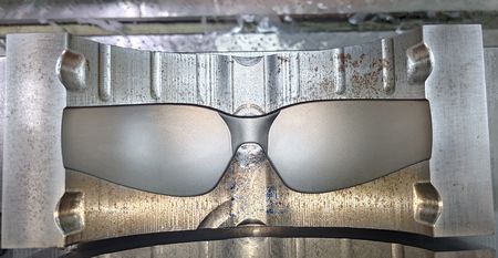 Uniform surface texture with no carbon buildup, achieving VDI 15 / Ra 0.5.